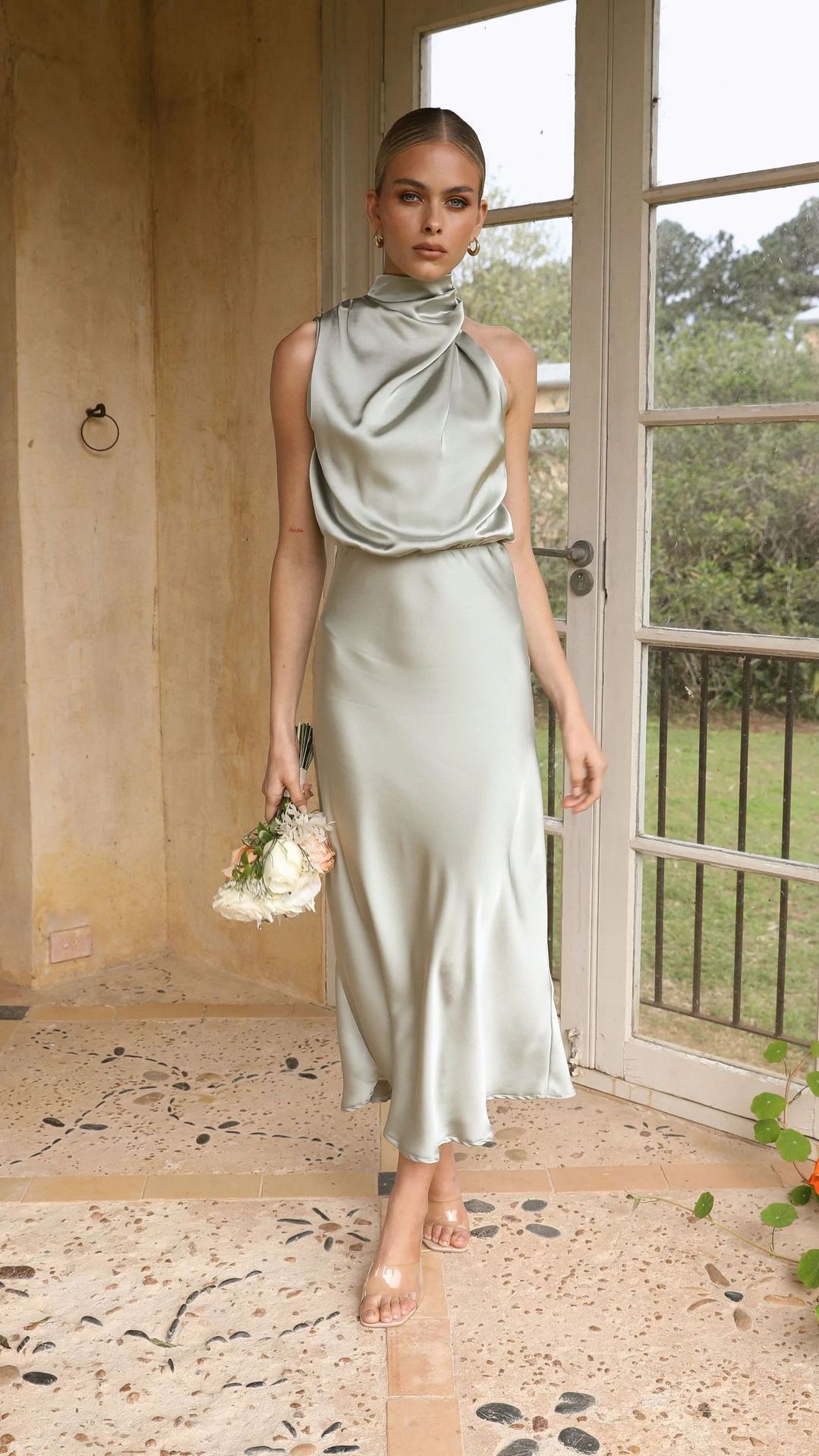 Fashi Glow Sleeveless Halter Neck Dress  Elegant Summer Eveningwear for Women’s